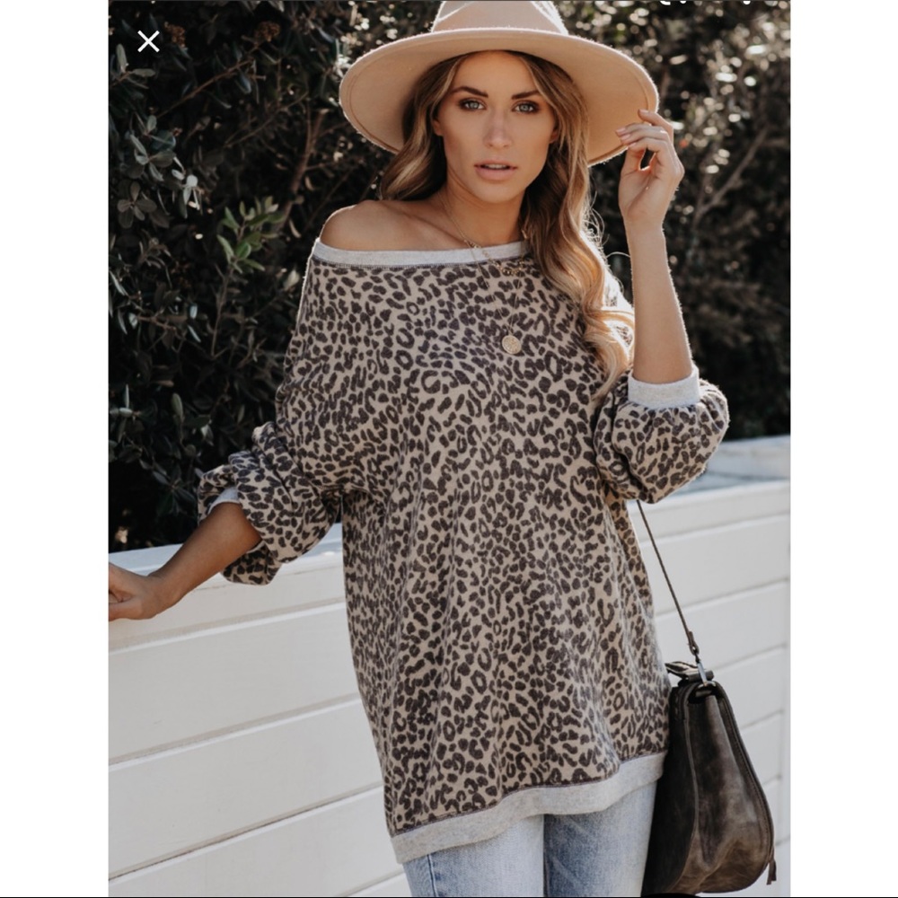 Vici ultra soft long sleeve leopard top, size S